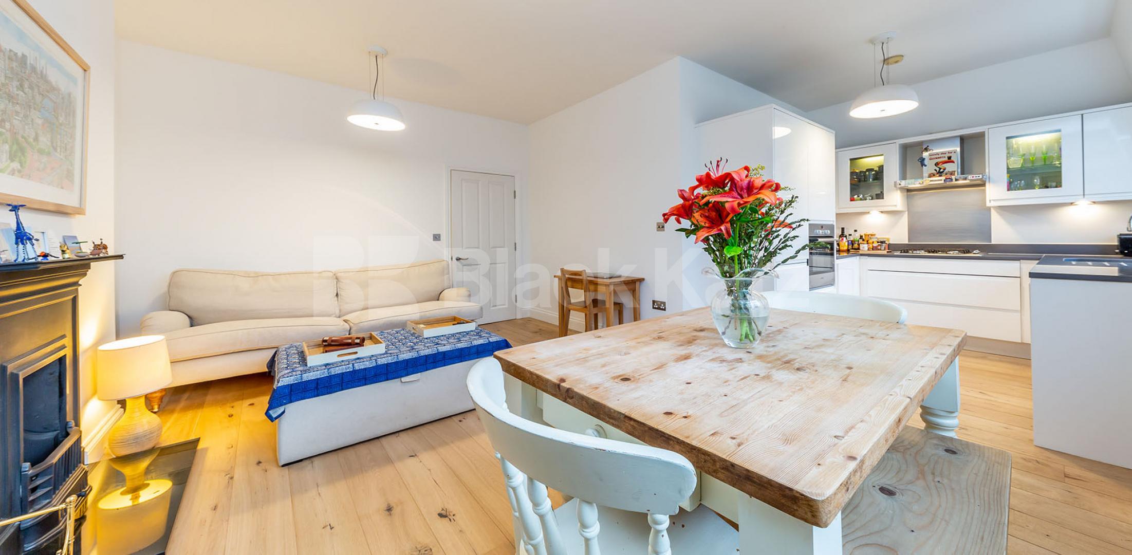 			2 Bedroom, 1 bath, 1 reception Flat			 Hillmarton Road, Caledonian Road